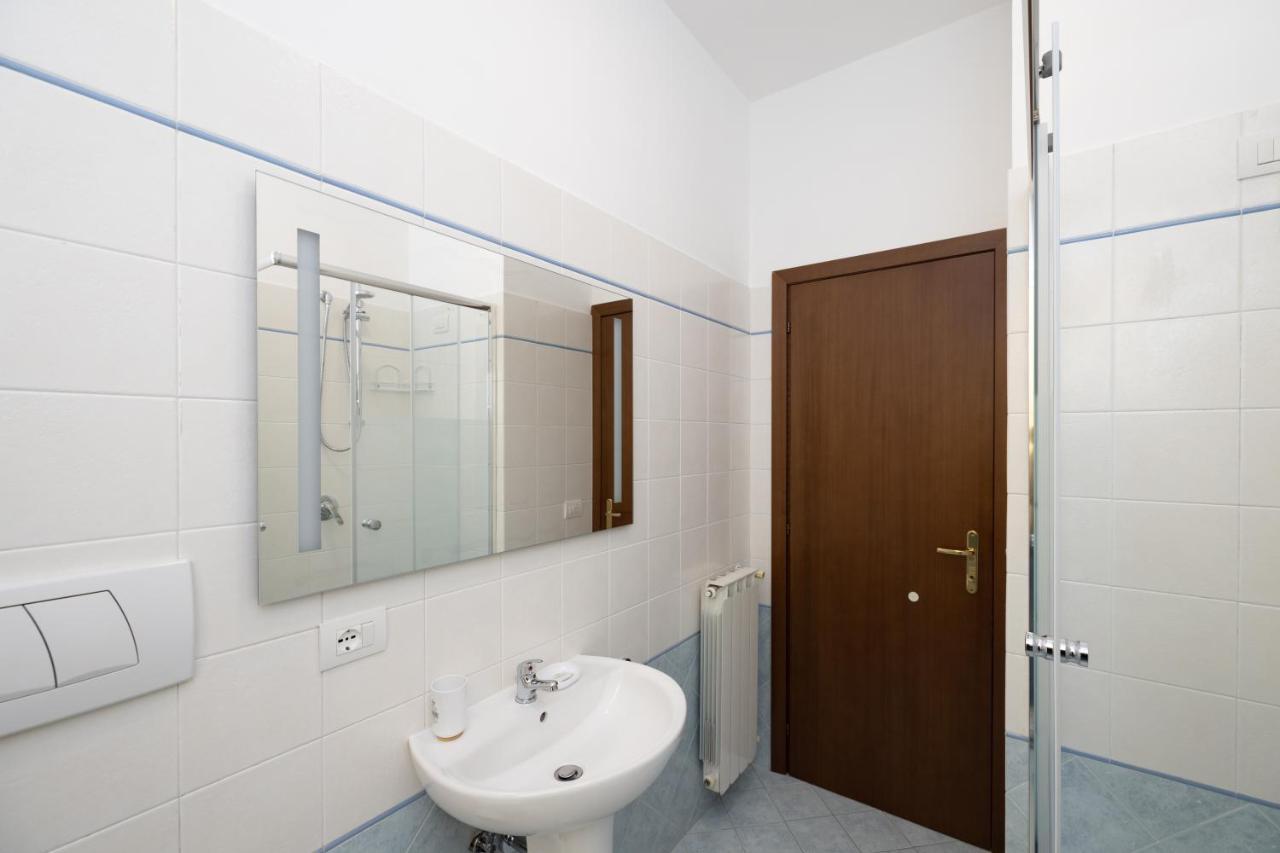 Roma Marine House Hotel Lido di Ostia Bagian luar foto