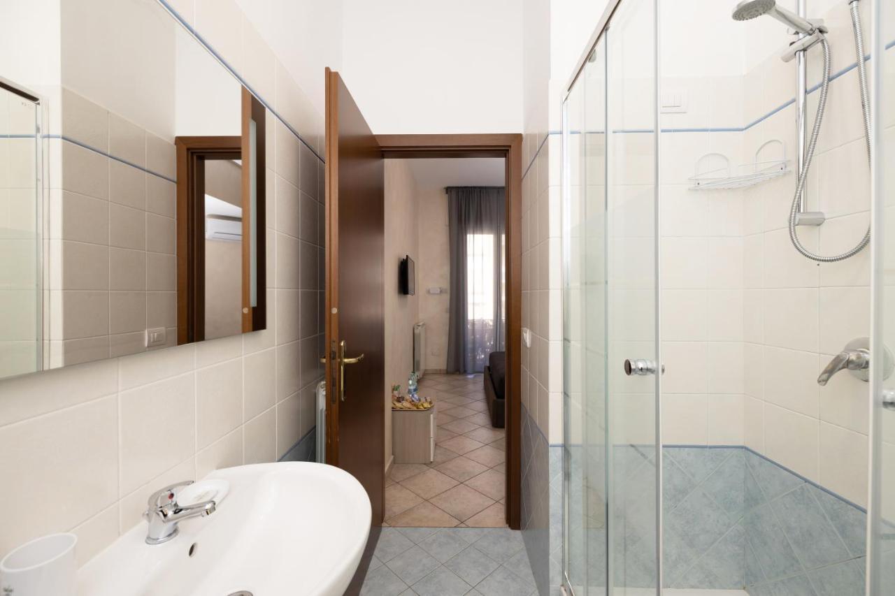 Roma Marine House Hotel Lido di Ostia Bagian luar foto